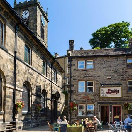 Cottage In Holmfirth Centre Exterior photo