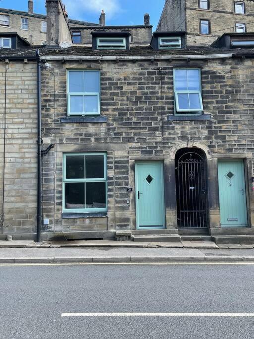 Cottage In Holmfirth Centre Exterior photo